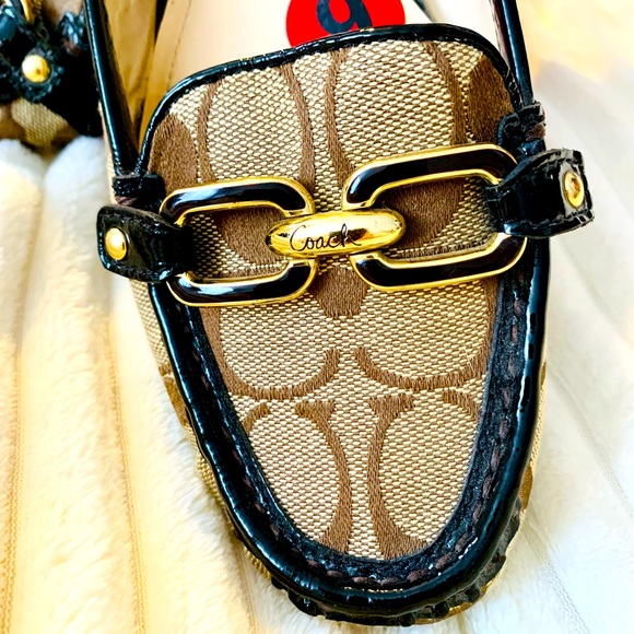 COACH PERRI NWOT GORGEOUS DRIVING MOCCASINS FLATS GOLD HARDWARE SIGNATURE COACH - Picture 4 of 6